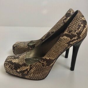 Gianni Bini Brown Snakeskin Heels